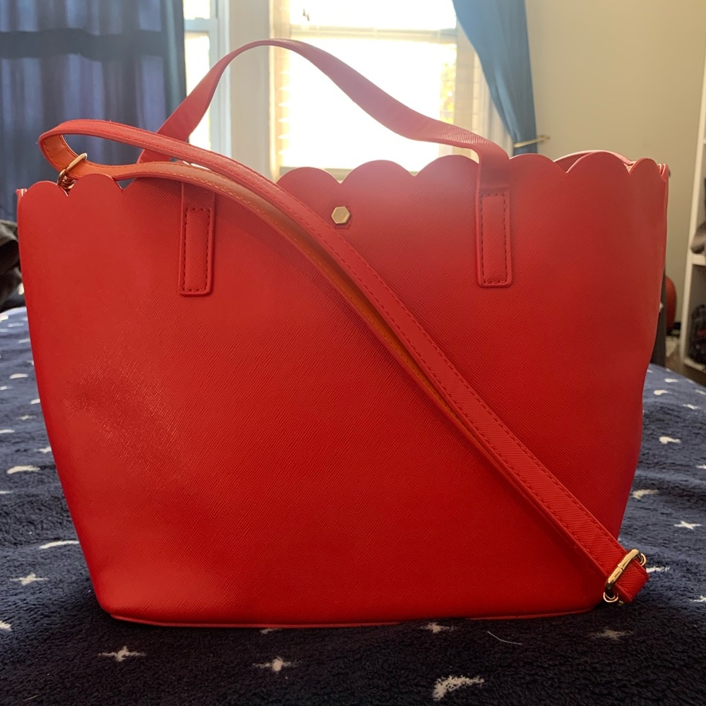 LAST CHANCE! Scalloped Detail Crossbody Purse